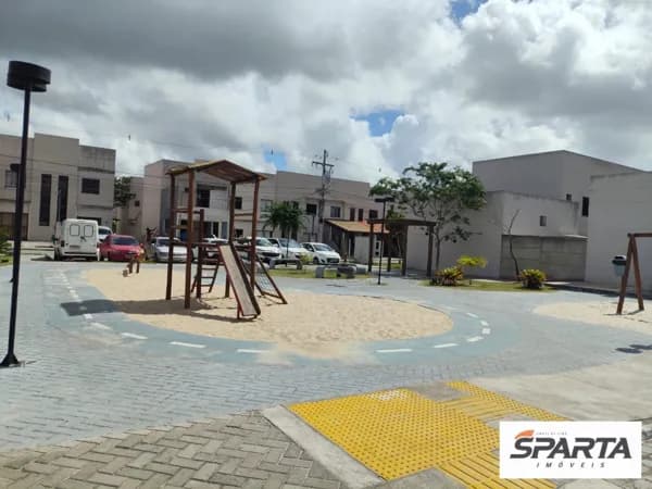 Casa de Condomínio em Feira de Santana - Papagaio