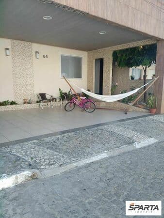 Casa de Condomínio em Feira de Santana - Lagoa Salgada
