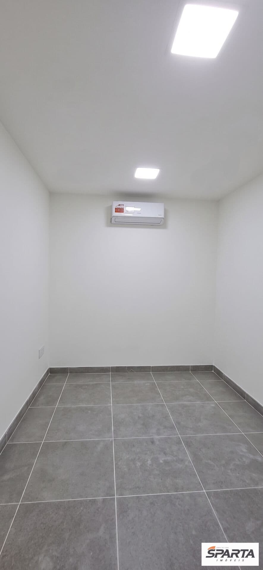 Sala comerciais com ar, no Pátio Artêmia bairro Sim,