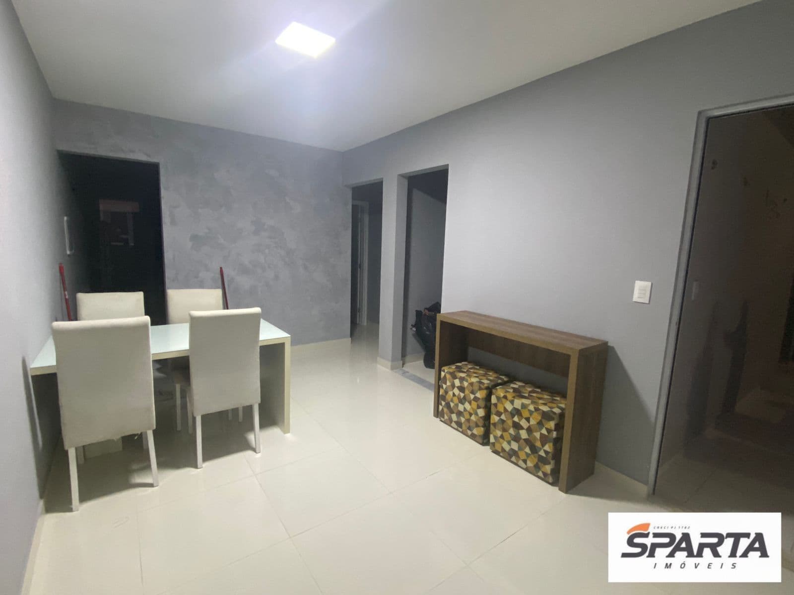 Casa de 3/4 sendo uma suite Bairro Sim