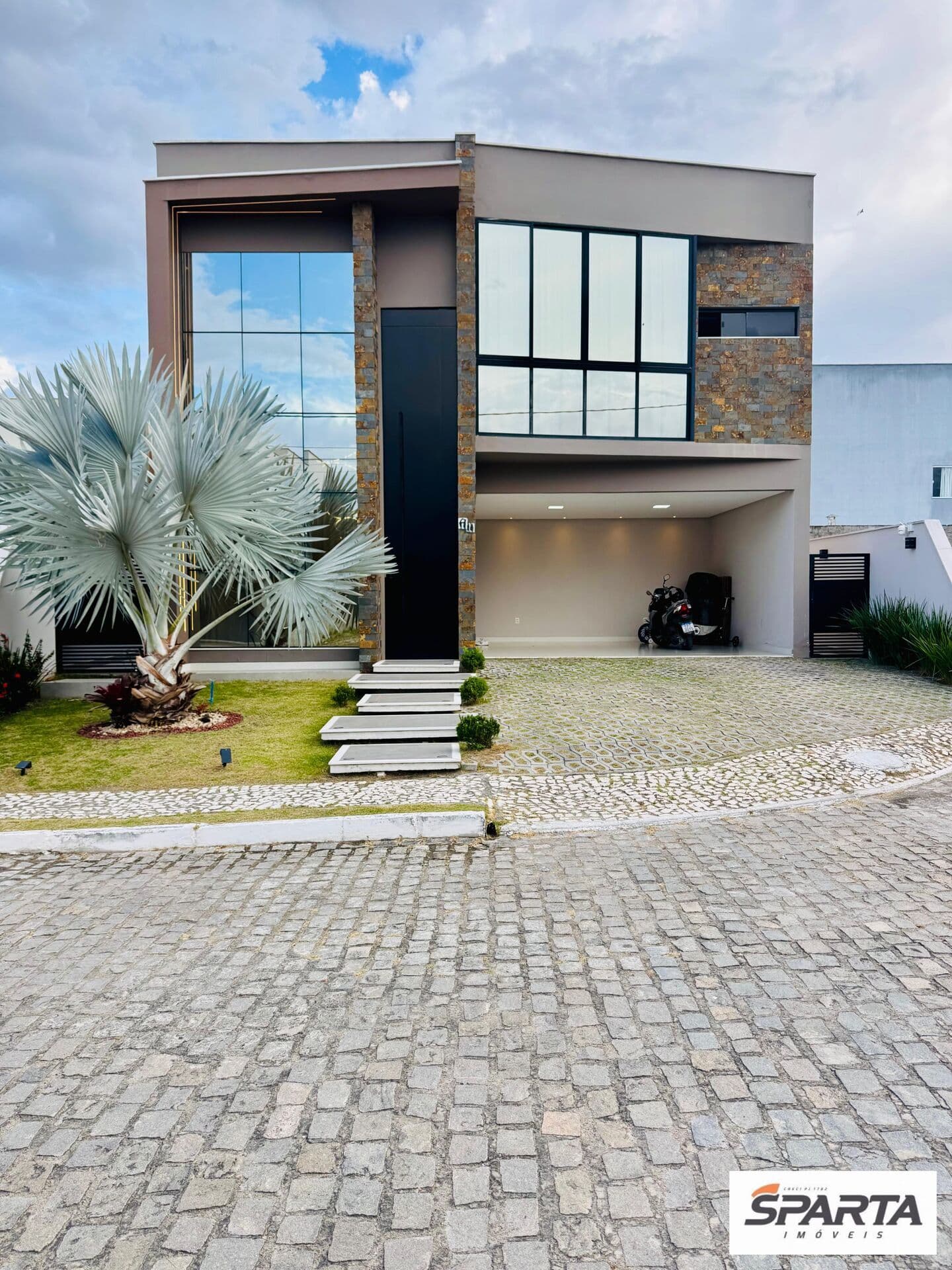 Casa em Feira de Santana - Papagaio