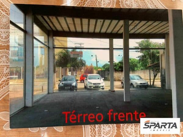 Prédio Comercial de esquina
