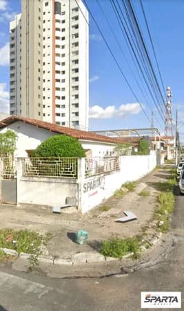 Casa à Venda no Ponto Central