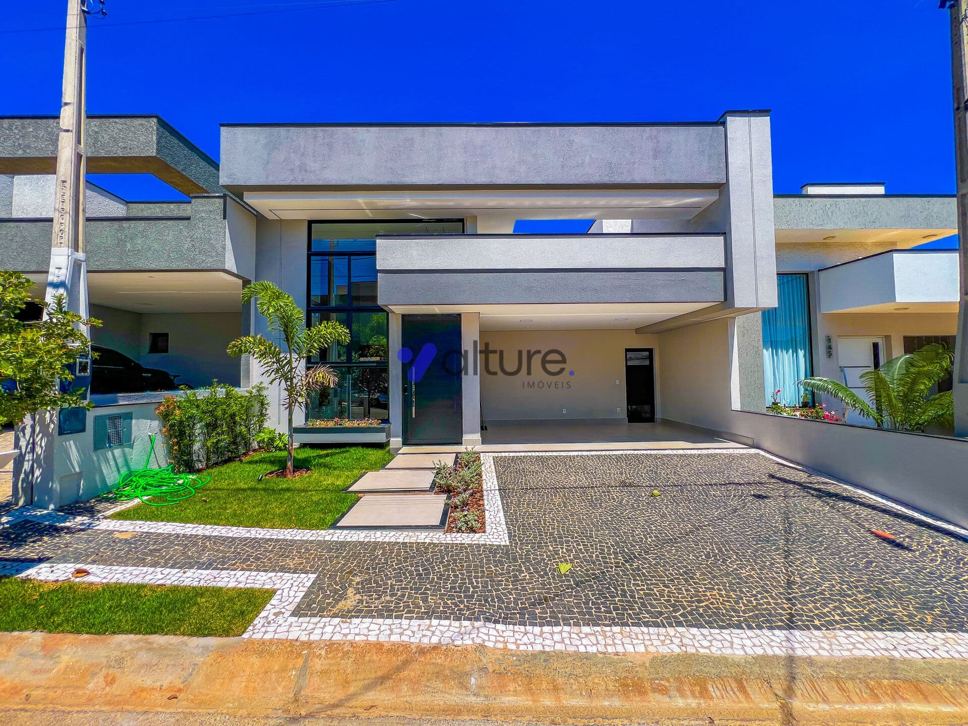 Casa Alto Padrão em Residencial Jardim do Jatobá, Hortolândia/SP