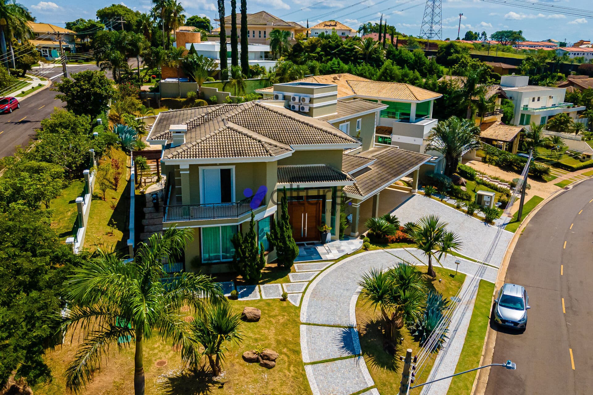 Casa com 4 Suites Alto Padrão