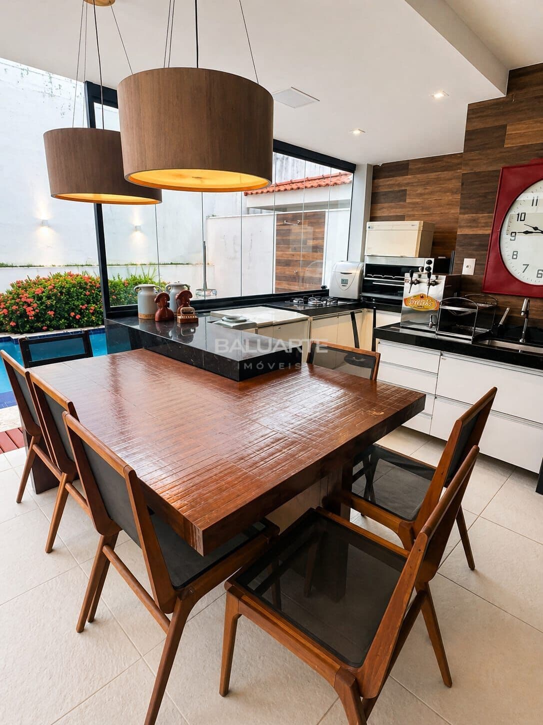 VENDO CASA 4 SUITES EM CONDOMÍNIO FECHADO – INTERLAGOS