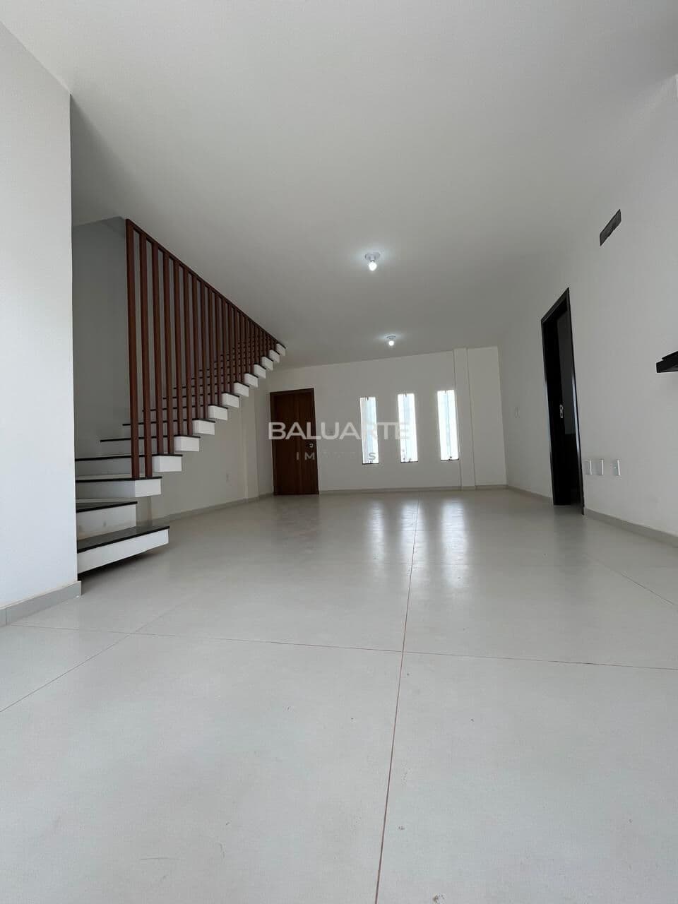 𝗖𝗔𝗦𝗔 𝗘𝗠 𝗖𝗢𝗡𝗗𝗢𝗠𝗜𝗡𝗜𝗢 – 𝗥𝗘𝗚𝗜𝗔𝗢 𝗗𝗔 𝗖𝗢𝗛𝗔𝗠𝗔 / ALTO DO CALHAU Com 4 SUÍTES