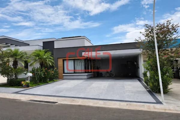 Casa Térrea com Piscina e Energia Solar no Condomínio Dona Lucilla