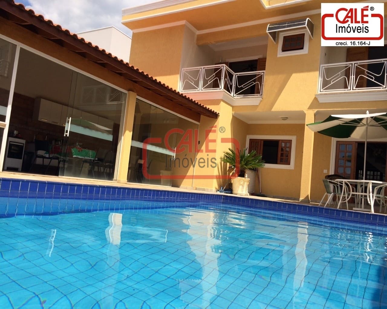 Casa de Alto Padrão à Venda no Cond. Jardim Esplendor em Indaiatuba/SP | 5 Suítes e Piscina Aquecida