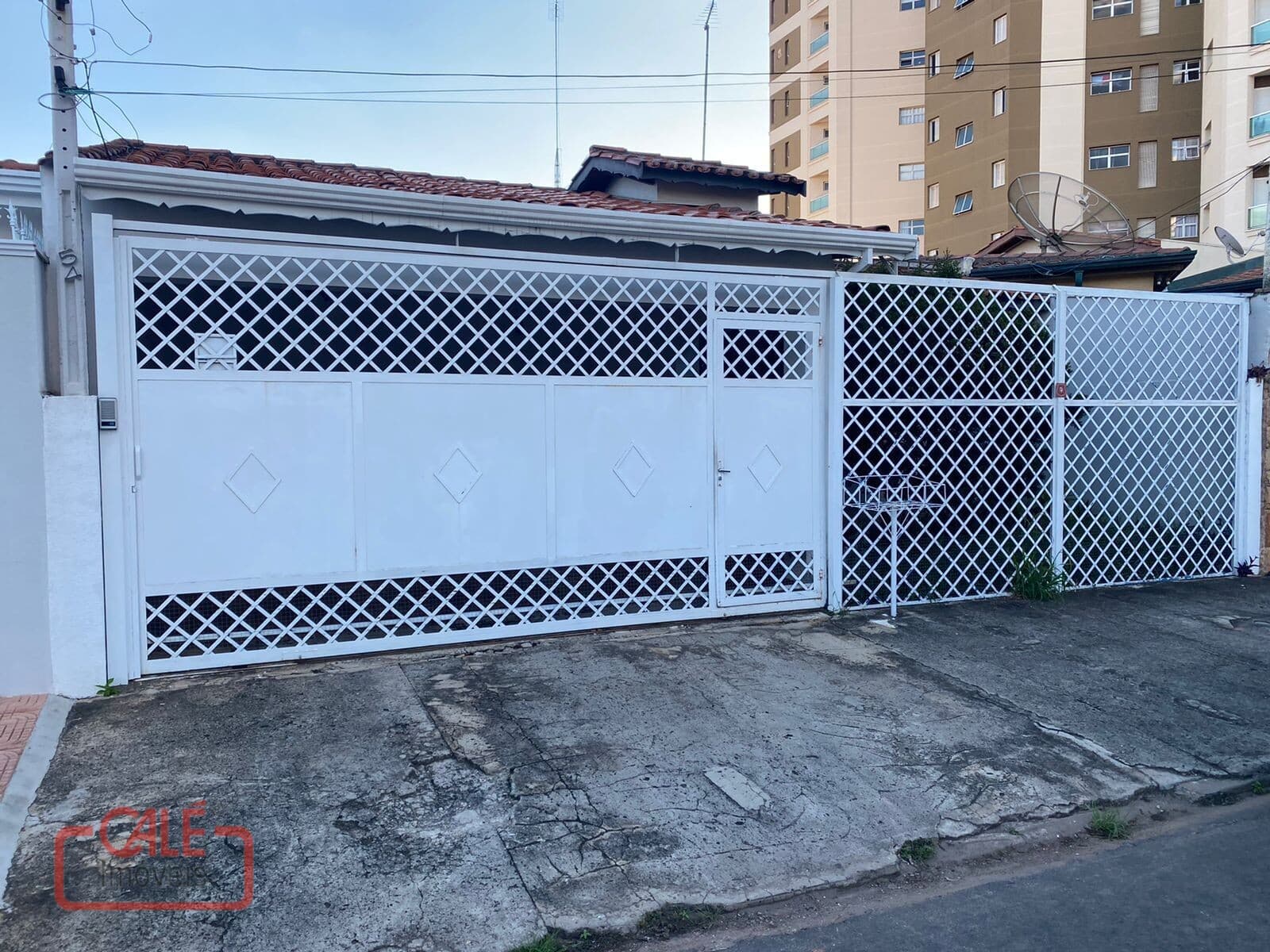 CASA TERREA A VENDA NO JARDIM PAU PRETO