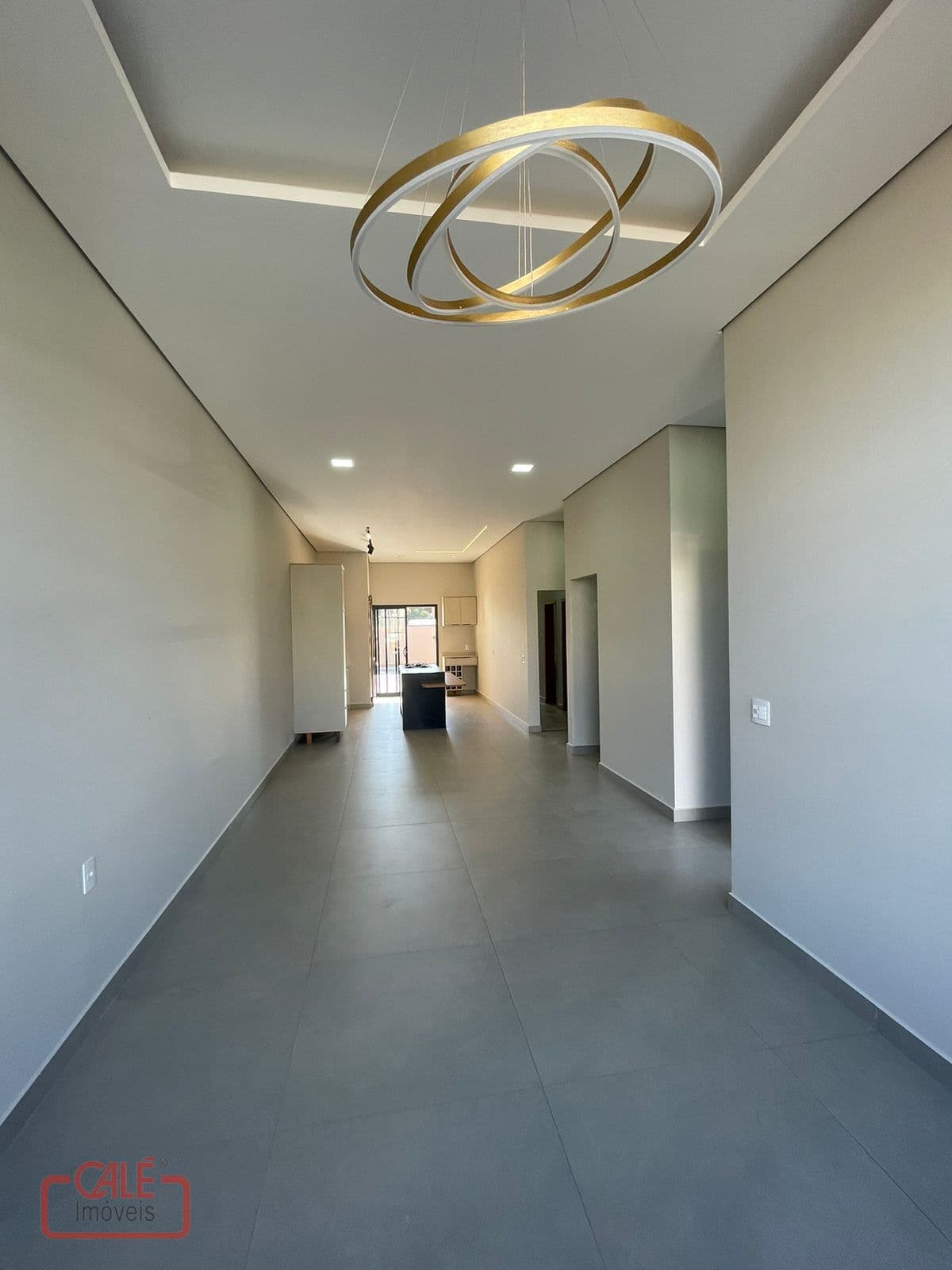 Casa térrea à venda no condomínio Evidências.