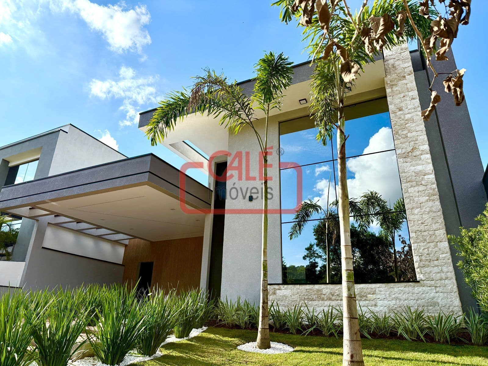 Casa de Alto Padrão no London Park | 3 Suítes, Piscina e Gourmet | Venda em Indaiatuba