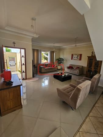Sobrado à Venda no Jardim Esplanada, Indaiatuba: 4 Dorms (1 Suíte), Piscina, Gourmet e 4 Vagas