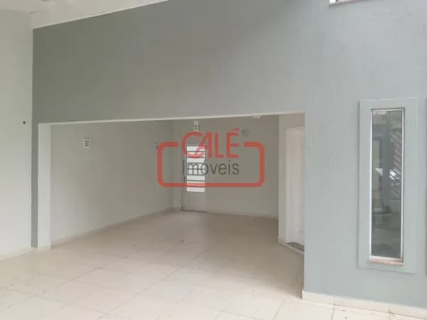 Espaçoso Sobrado 300m² à Venda - Jardim Regente, Indaiatuba | 3 Dorms (1 Suíte) e Sol da Manhã