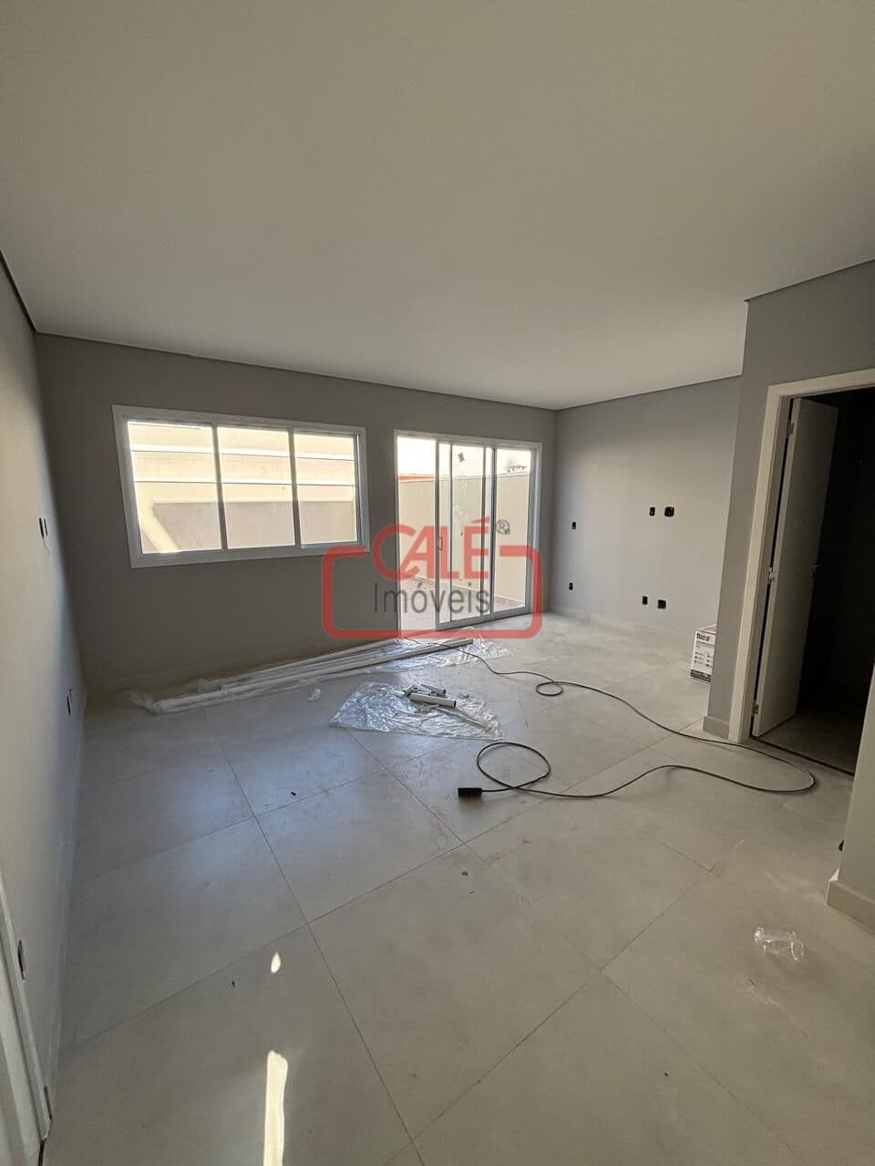 🏡 Sobrado Novo com 3 Dormitórios em Condomínio com Lazer Completo – Indaiatuba/SP