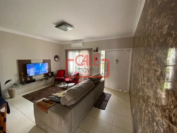 Sobrado Espetacular com 3 Dorms (2 Suítes) e Piscina em Localização Privilegiada de Indaiatuba