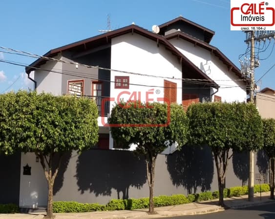 Sobrado 272m² com 3 Dorms ao Lado do Parque