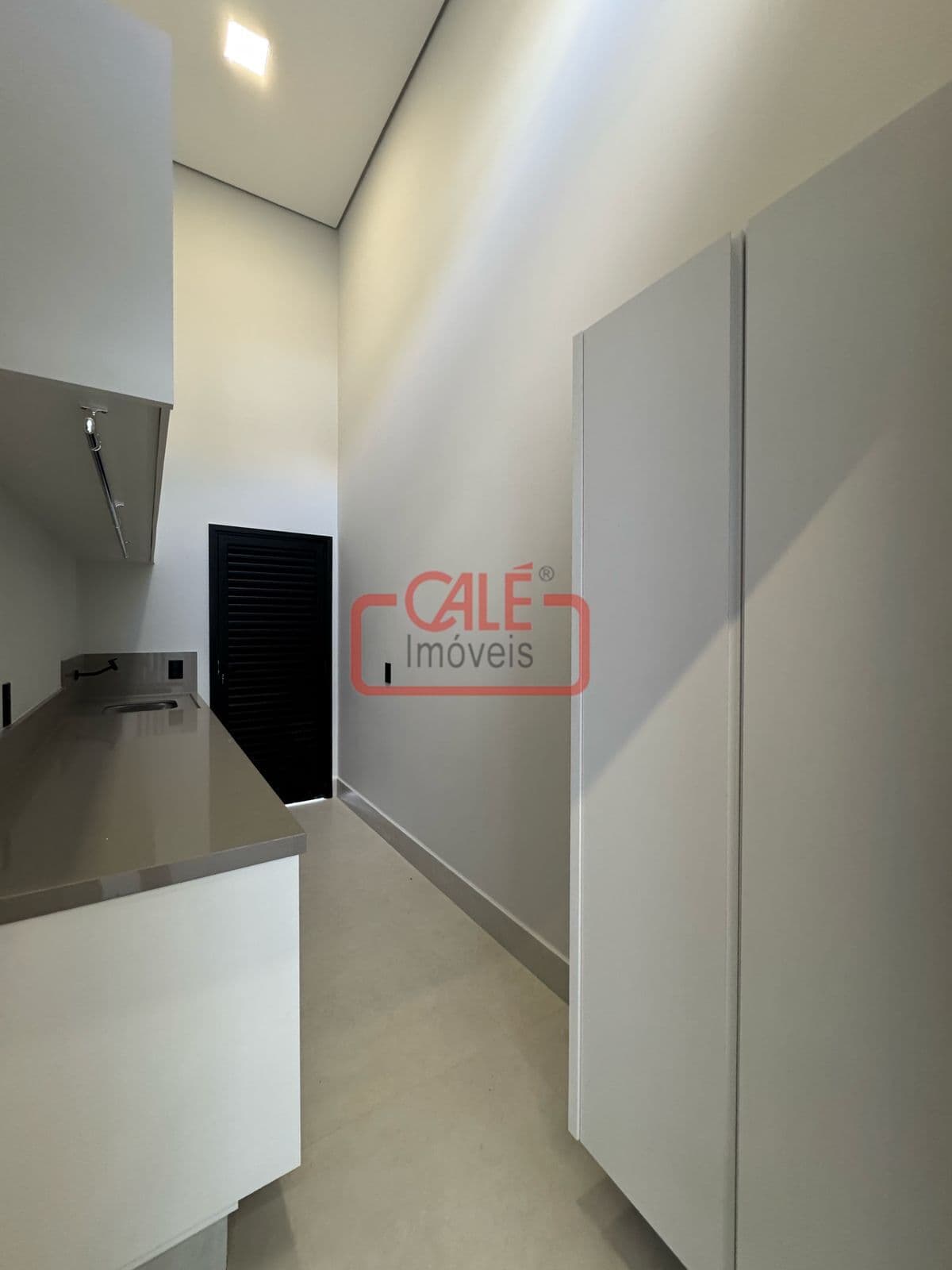 Casa à Venda no Condomínio London Park, Indaiatuba: 3 Suítes, 196m² e Lazer Completo
