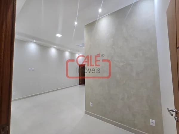 Casa à Venda no Parque São Lourenço, Indaiatuba: 3 Dorms (1 Suíte) e Espaço Gourmet com Churrasqueira