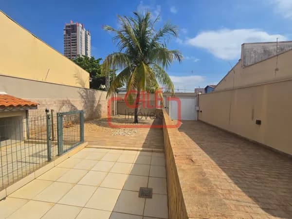 Casa com Piscina Próximo ao Centro de Indaiatuba - A 50m do Parque Ecológico | 3 Dorms | Quintal Amplo e Gourmet