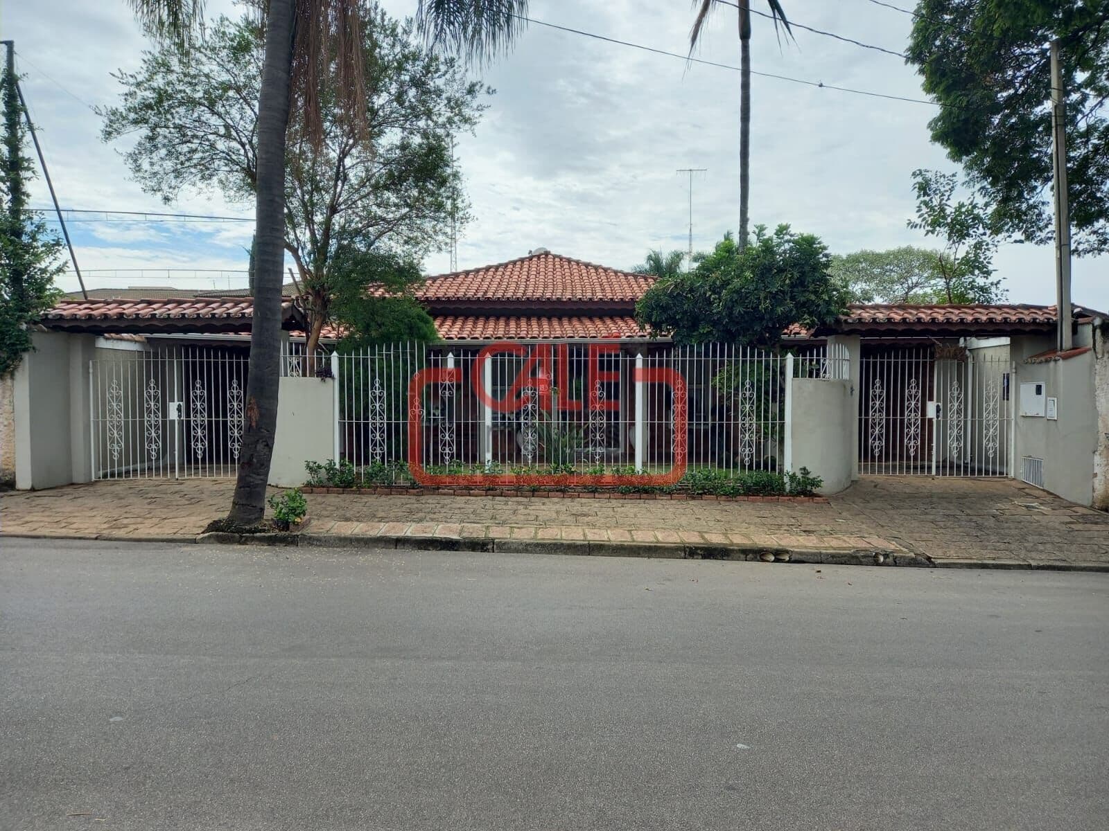 Casa Térrea à Venda em Jd Dom Bosco - Indaiatuba/SP | 3 Dorms (1 Suíte), Quintal Amplo e Edícula