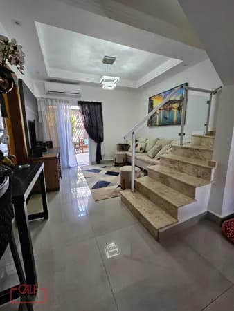 Sobrado Planejado e Climatizado no Cond. Guarantãs