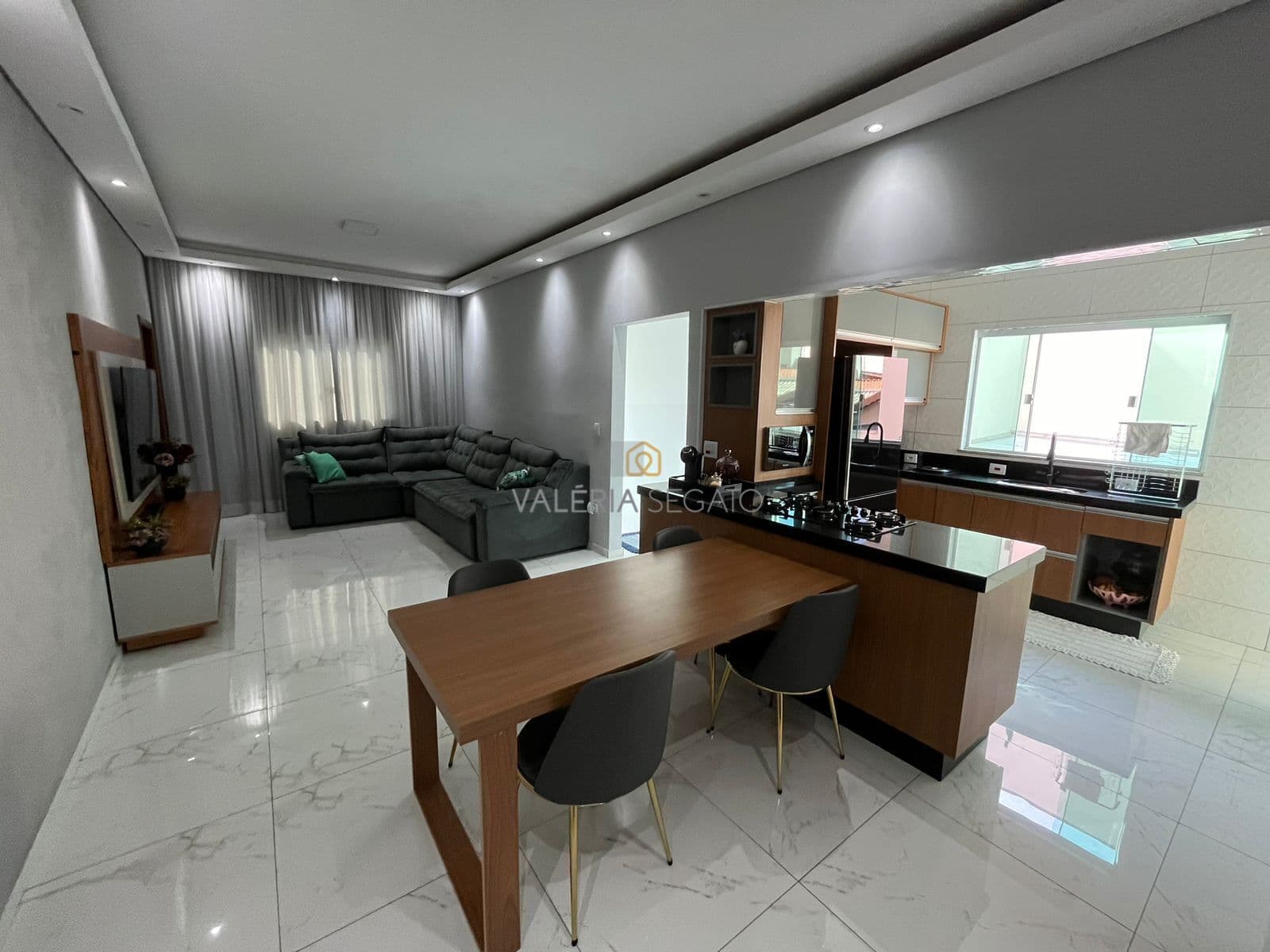 Residência e Espaço Comercial