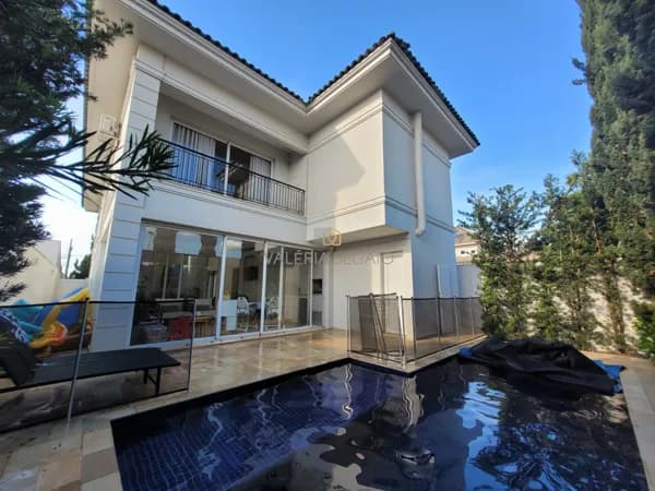 Casa de Alto Padrão Para Venda no Condomínio Flamboyant