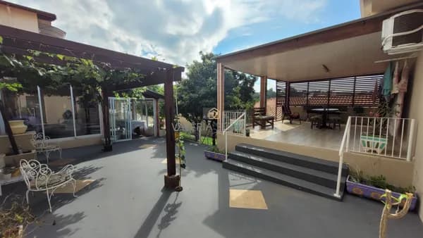 Casa com piscina, jardim, pomar e espaço gourmet próxima ao Centro de Tietê - SP