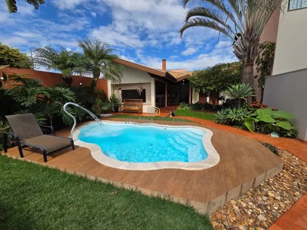 Casa Sobrado - Alto Padrão - Uso Residencial e Comercial