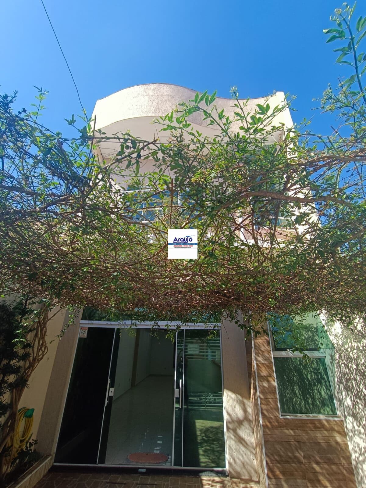 Casa Comercial a Venda