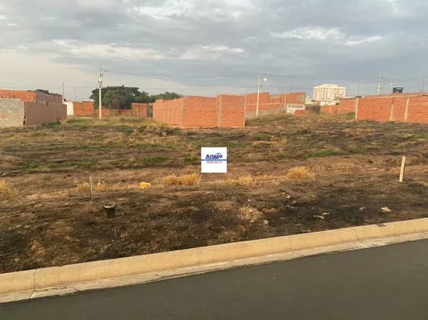 Lote/Terreno em Hortolândia - Jardim Villagio Ghiraldelli