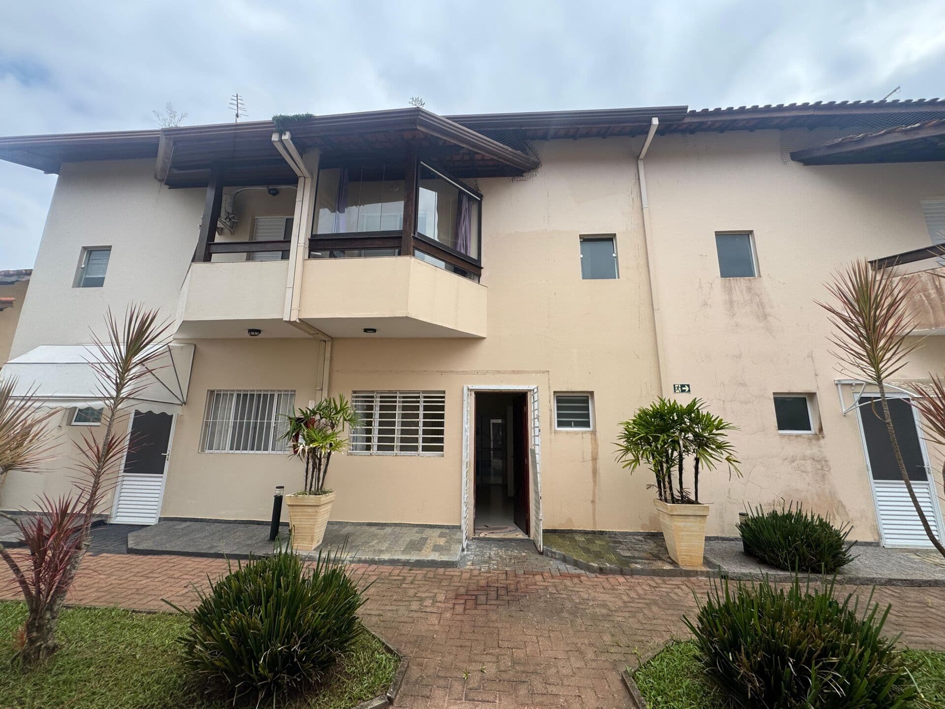 Casa em condomínio Tupy