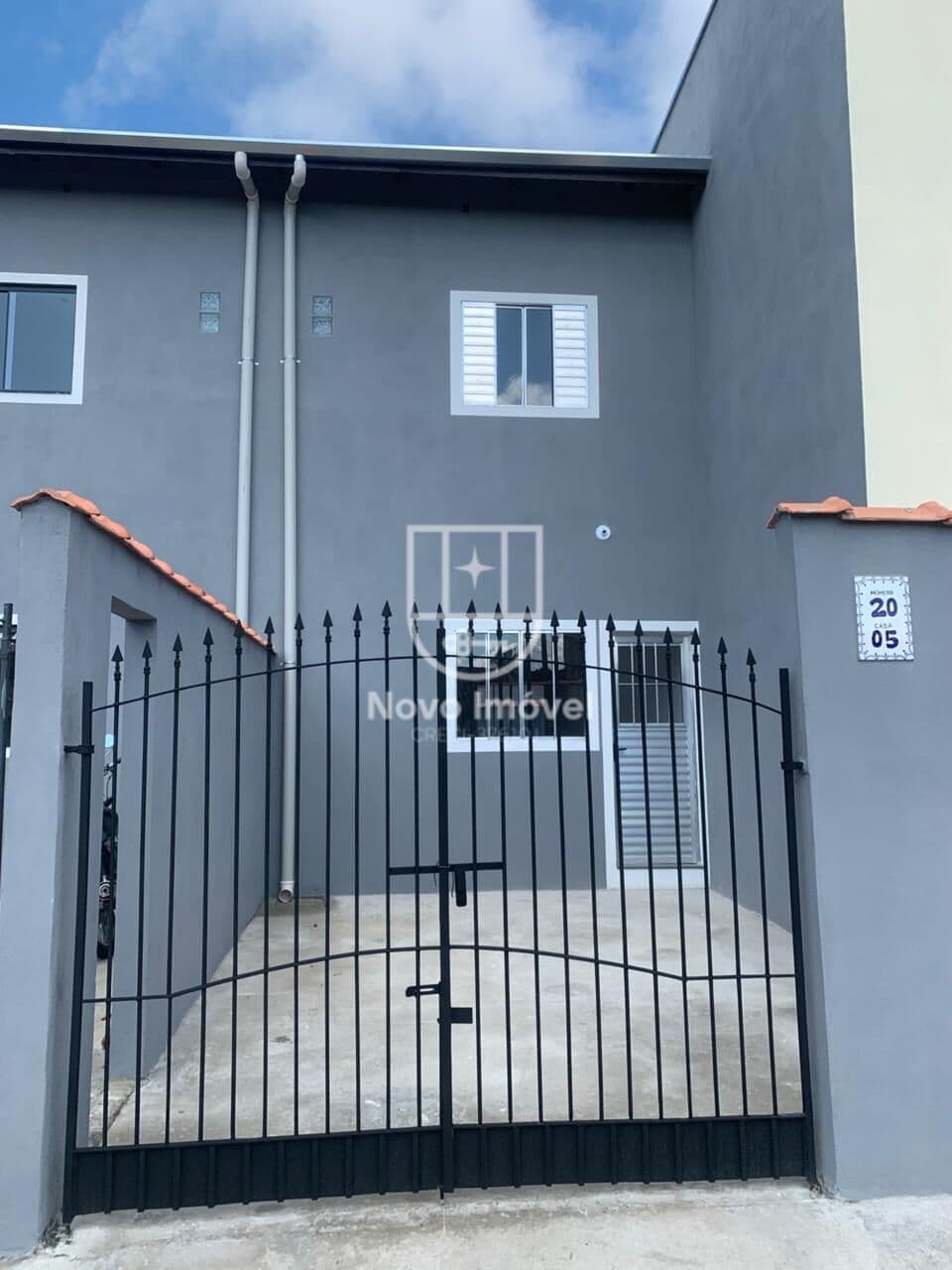 Casa Sobrado em Residencial e Comercial Cidade Jardim, Pindamonhangaba/SP