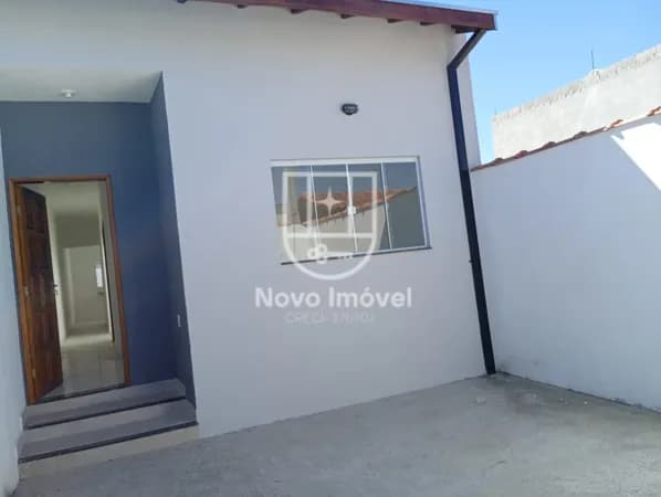 Casa nova, na região de Moreira César em Pindamonhangaba/SP