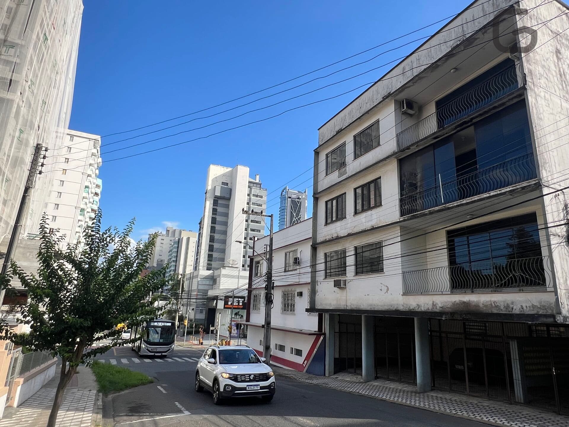 Apartamento a Poucos metros do Centro