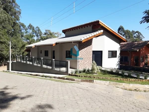 Casa de Condomínio em Atibaia - Condomínio Portal das Hortencias