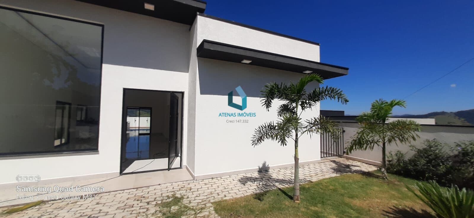 Venda - Casa em Condomínio em Perdões