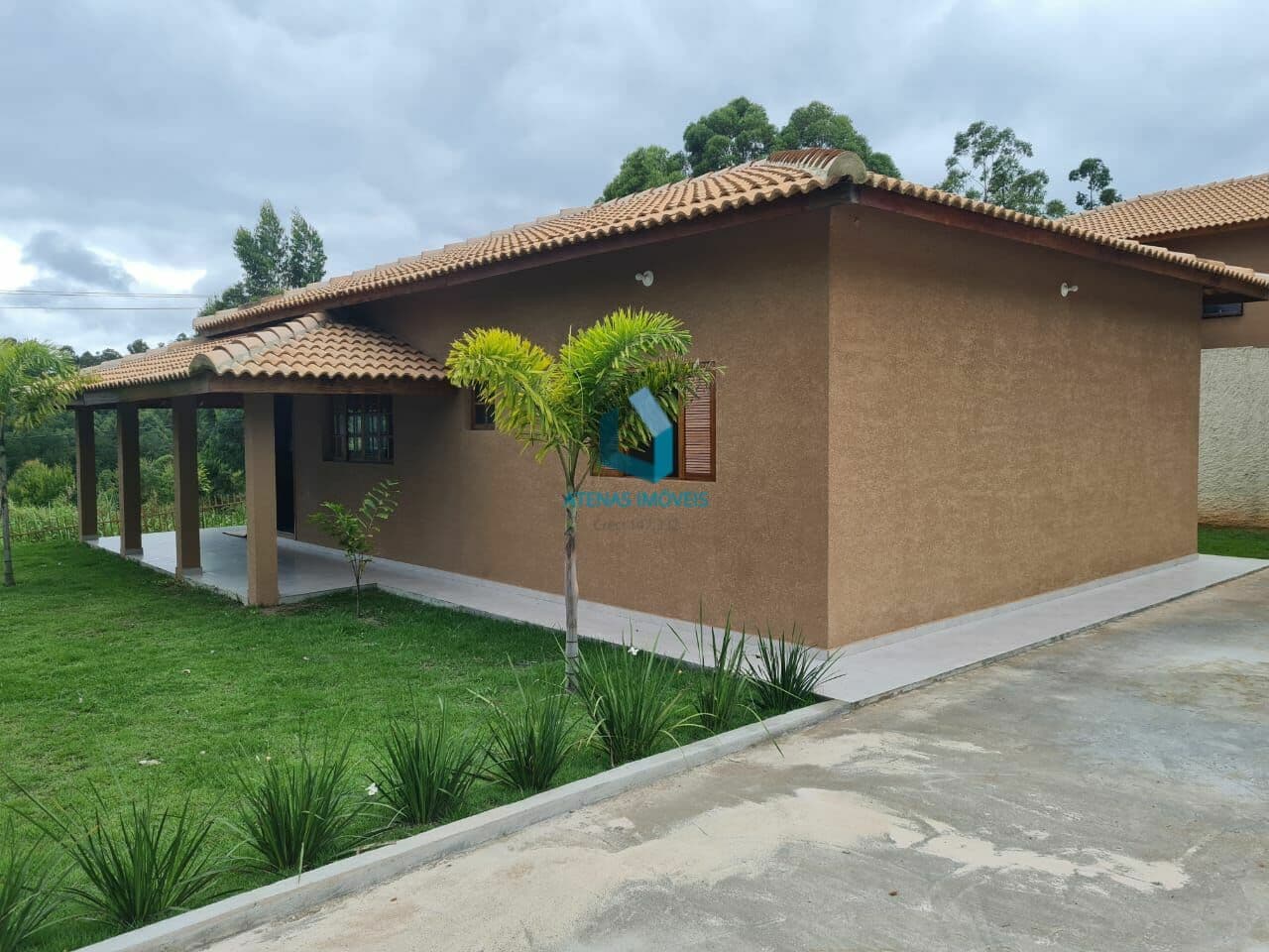 Casa de Condomínio em Atibaia - Portão