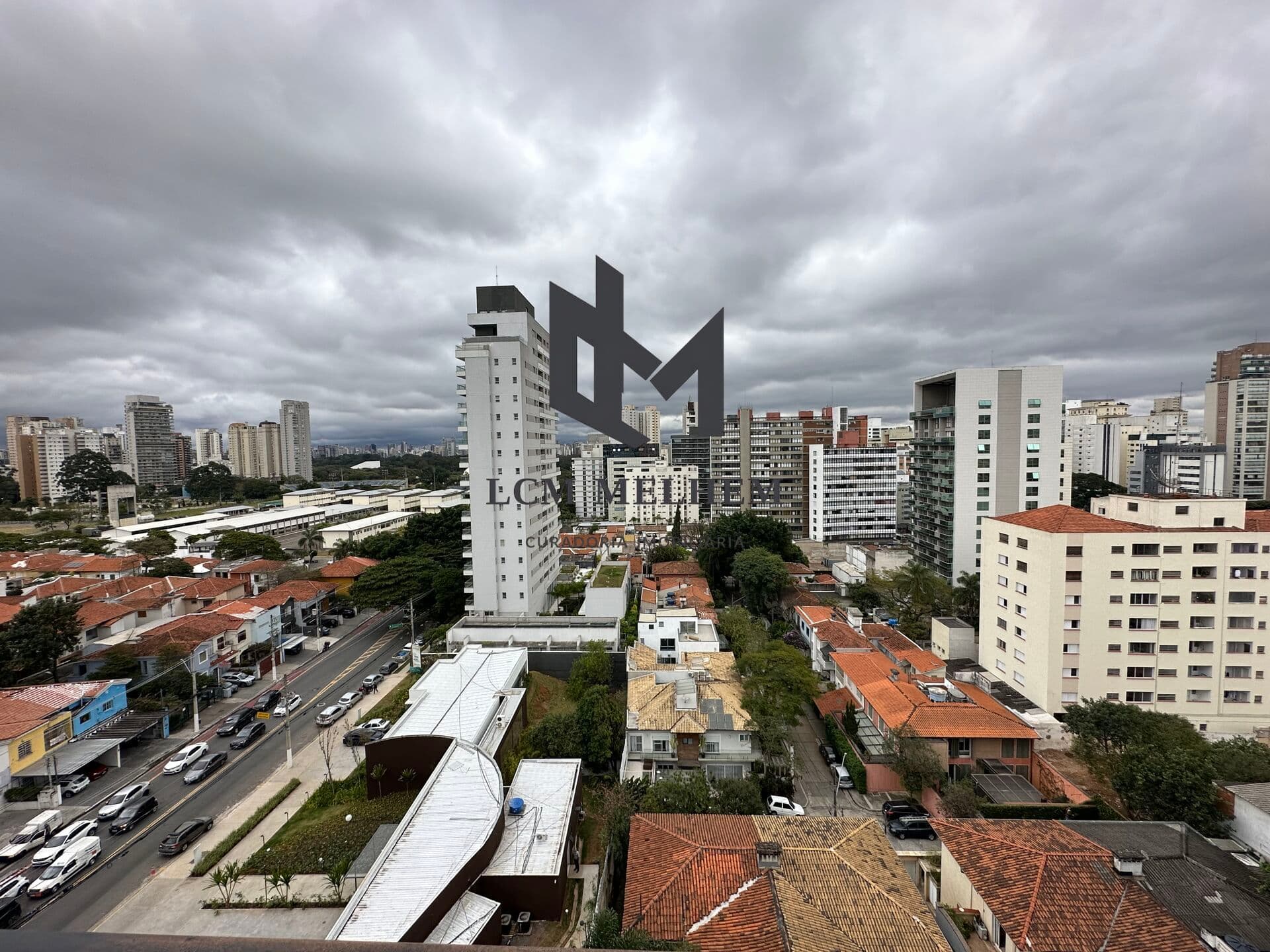 APARTAMENTO À VENDA COM VARANDA GOURMET COM VISTA PARA O IBIRAPUERA/ PARAÍSO