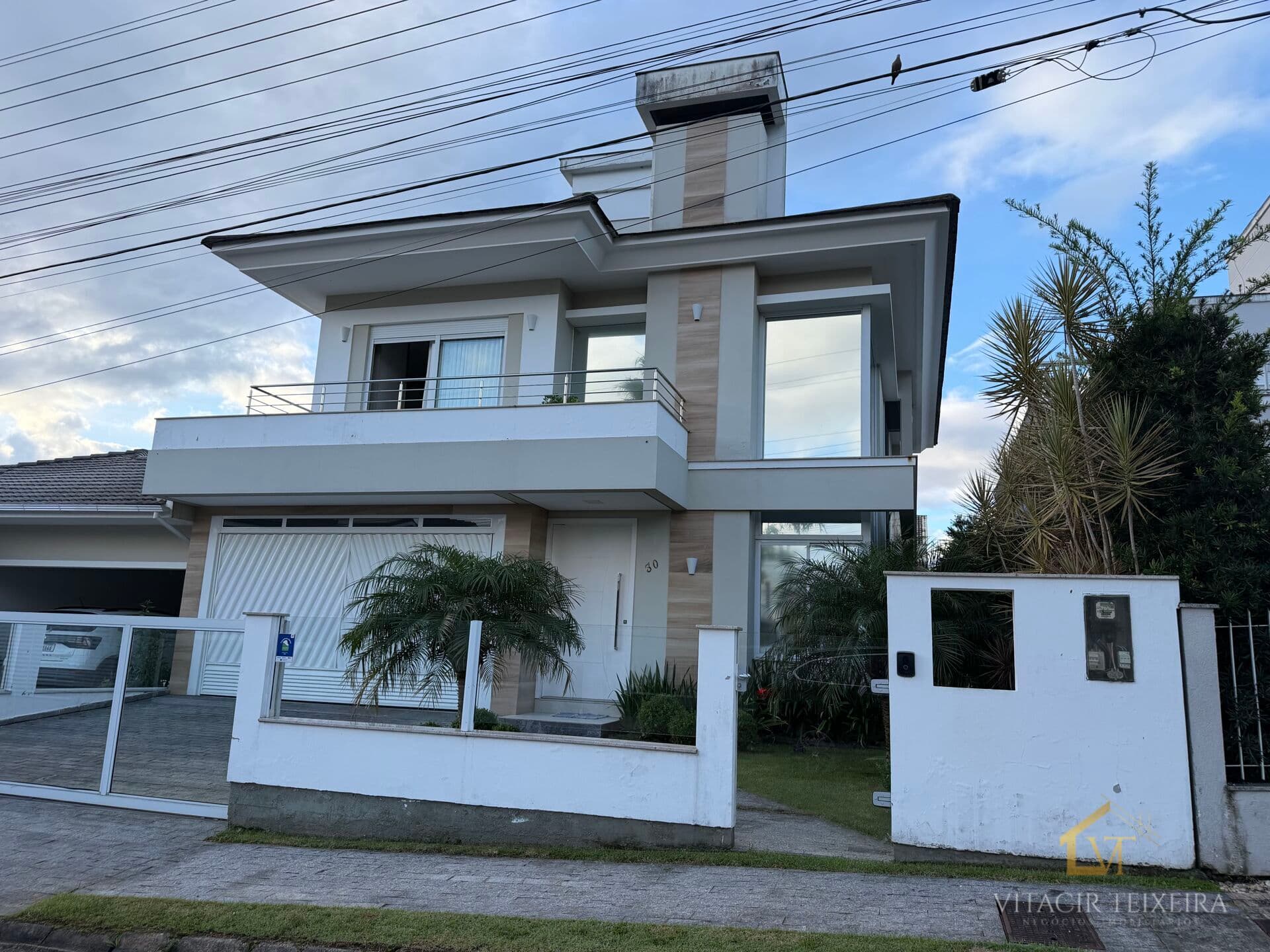 Magnífica Casa de Alto Padrão na Pedra Branca – Palhoça/SC