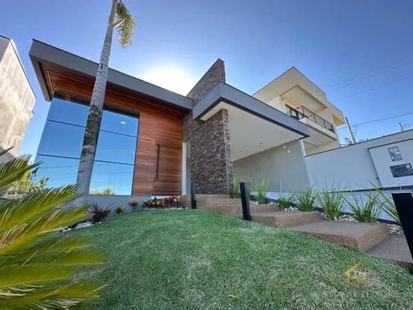 Casa Alto Padrão no Condomínio Fechado Vista da Pedra – São José/SC