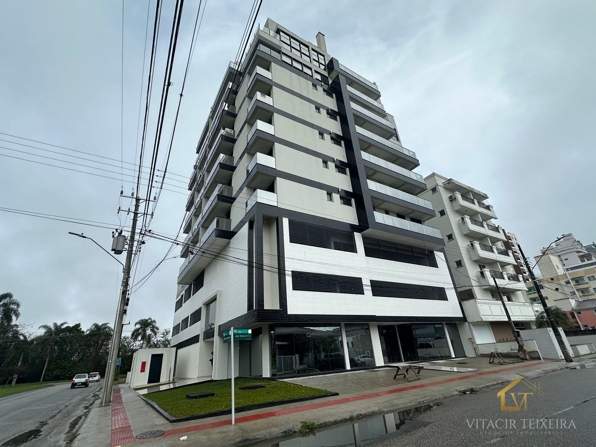Apartamento à venda com 2 suítes e lavabo – Pedra Branca, Palhoça/SC