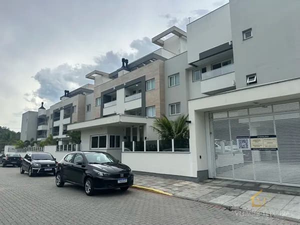 Studio 1 quarto no Reserva do Ribeirão em Florianópolis com 42m² privativos e vista da montanha.