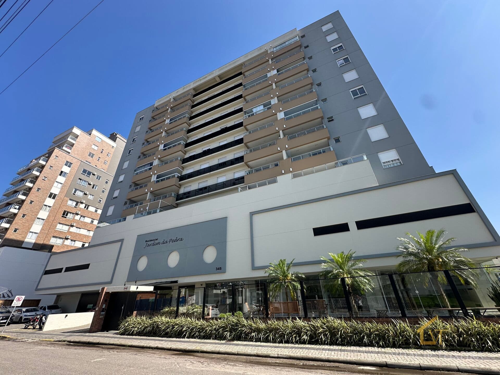 Apartamento com 3 quarto, sendo 1 suíte, 2 vagas de garagem, hobby box, à venda no Jardim da Pedra Residencial – Pedra Branca, Palhoça/SC