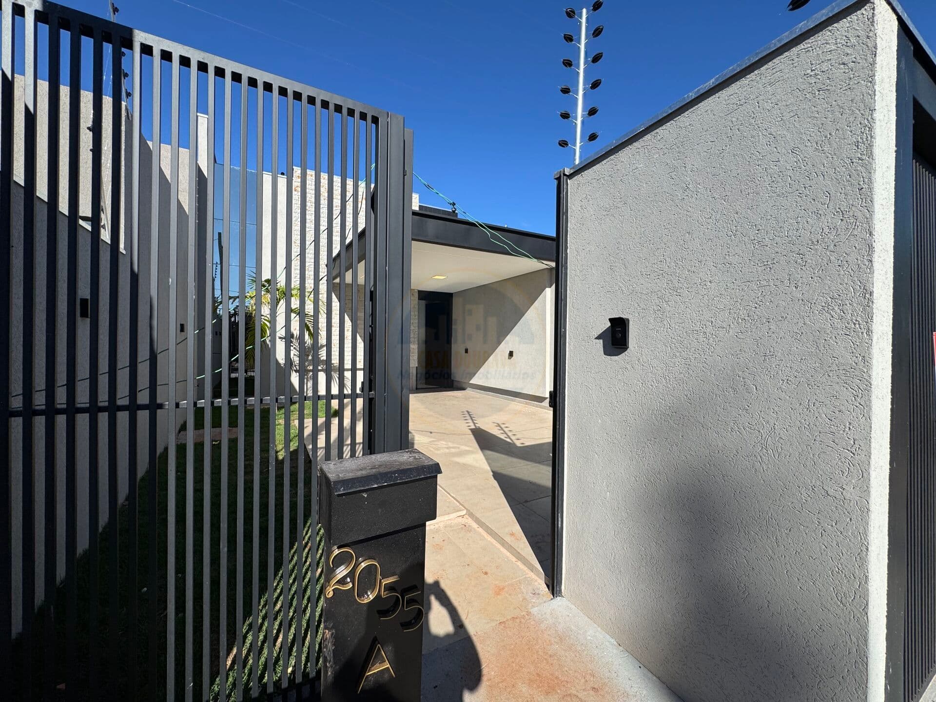 Casa Alto Padrão em Conjunto Residencial Monte Carlo, Dourados/MS