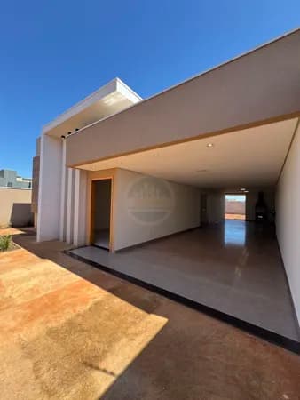 Casa em Conjunto Residencial Monte Carlo, Dourados/MS