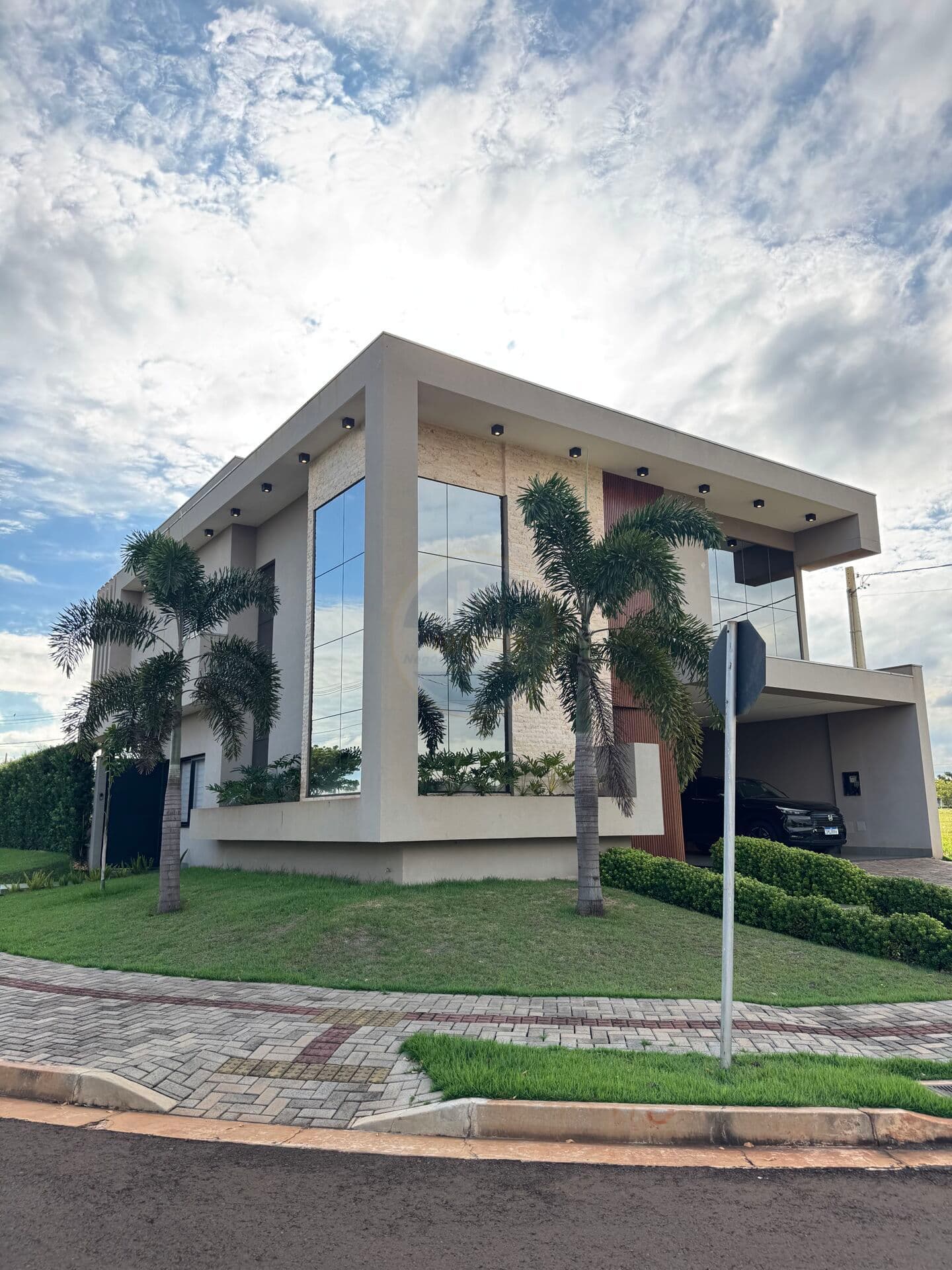 Sobrado em Dourados - Setor 39