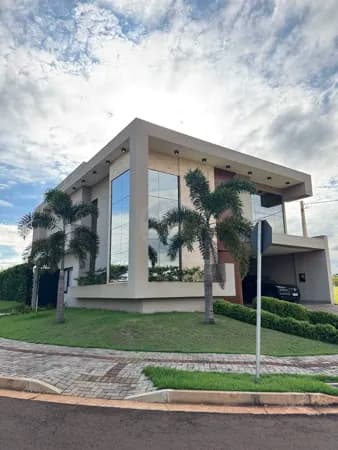 Sobrado em Dourados - Setor 39