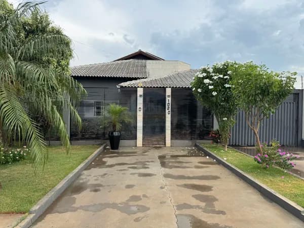 Casa em Dourados - Vila Industrial